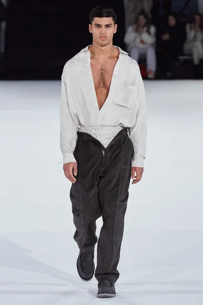 Look 4